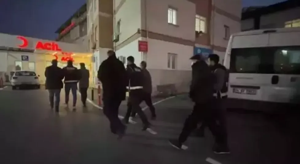 İSTANBUL İTFAİYESİNDEKİ RÜŞVET OPERASYONU : 4 İTFAİYE ERİ TUTUKLANDI.