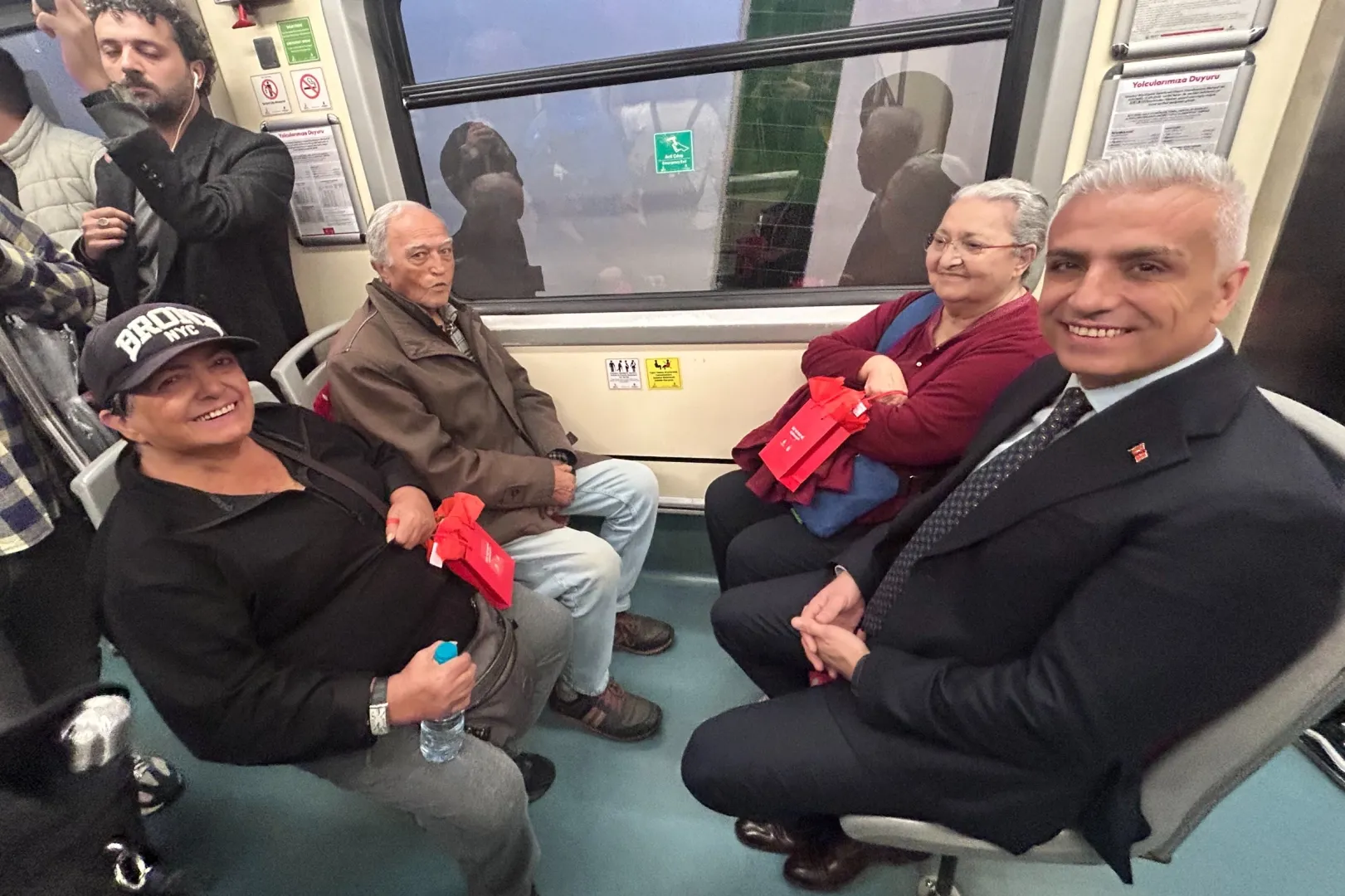 İETT yine yaşlıları unutmadı