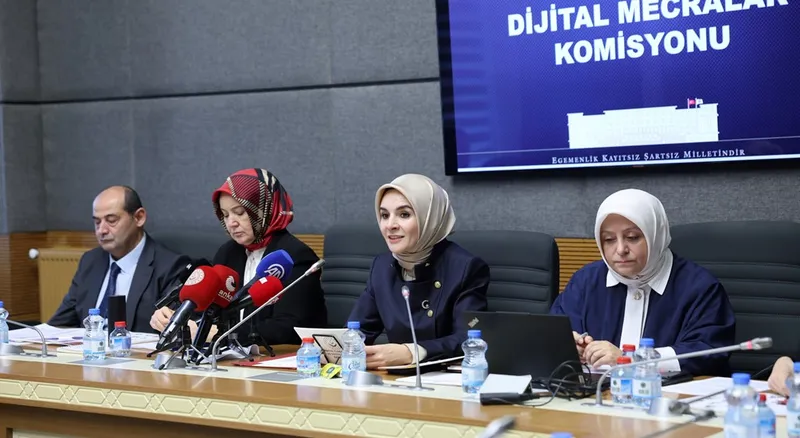 Göktaş, Sosyal Medyada 15 Yaş Altına Hesap Yasağı Önerdi