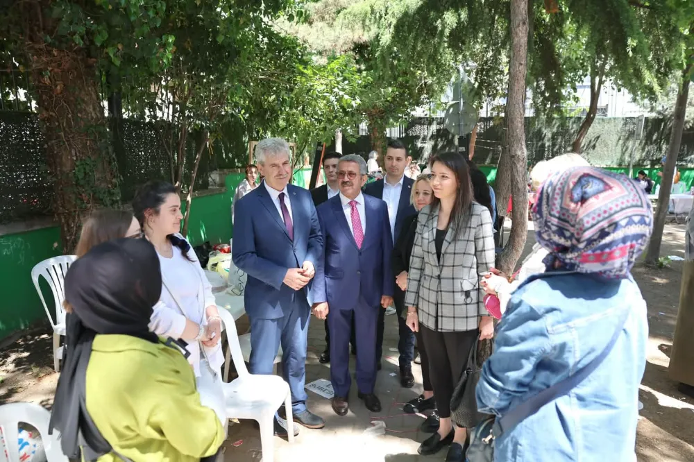 Başkan Yardımcısı Gündüz Kalkan’dan Eğitime Ziyaret: Kermese Yoğun İlgi