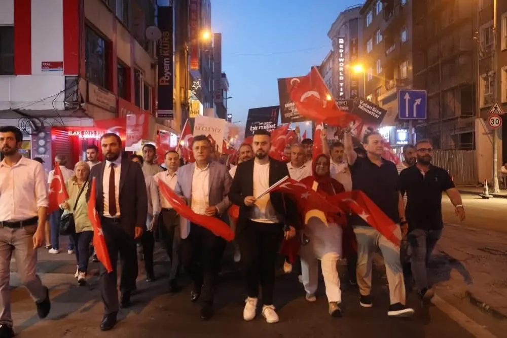 AK Parti Bayrampaşa İlçe Başkanlığı’ndan 15 Temmuz’da Anlamlı Yürüyüş