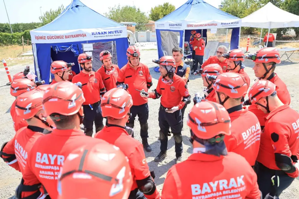 Bayrampaşa Belediyesi’nin Bayrak Ekibi AFAD Tarafından Akredite Edildi!