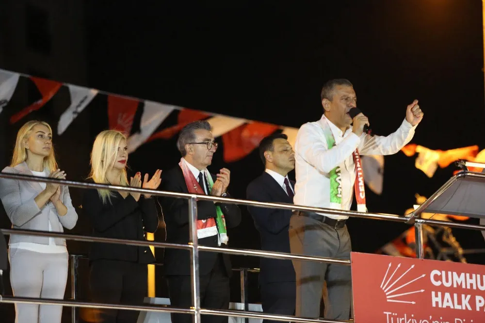 Bayrampaşa’dan AK Parti’ye Rest: Özgür Özel’den “Yarın 12’yi Bekle” Çıkışı